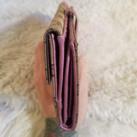Gucci Canvas Guccisima Metallic Pink Wallet - Picture 15 of 16